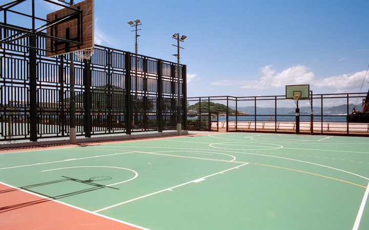 Contoh permukaan lapangan olahraga outdoor berwarna