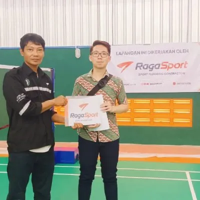 Proyek lapangan olahraga di Surabaya