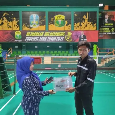 Proyek lapangan olahraga di Jawa Timur
