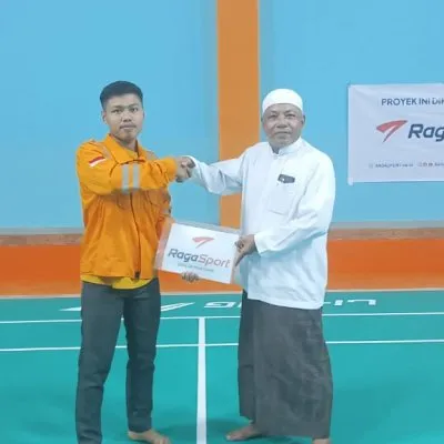 Proyek lapangan olahraga di Pontianak