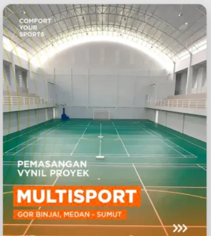 Pemasangan vinyl proyek multisport di gedung olahraga indoor